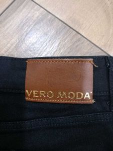 (Vero Moda)Black Slim Pants With Button Hem