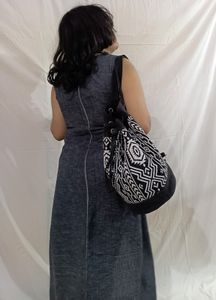 Women&#39;s Sleeveless Midi Slit Dress.
