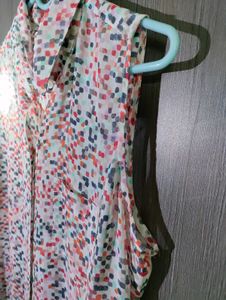 Patterned Sleeveless Shirt
