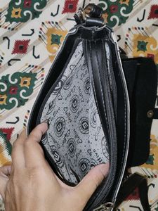 sling bag with bow ♥️ and keyring 🦆