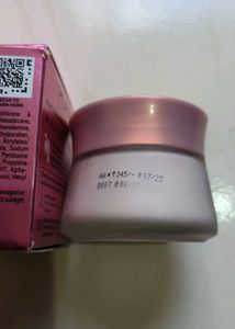 Pond&#39;s Bright Beauty Cream