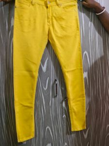 Trendy Yellow Jeans