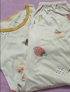 😃🍓Strawberry Print night suit