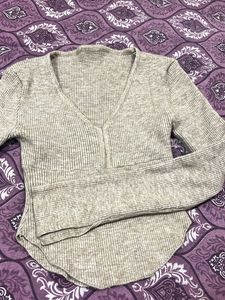 Ribbed V-Neck Long Sleeve Top