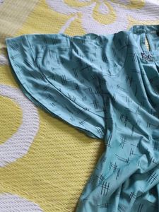 Top With Free Hands