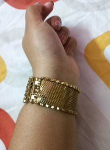 Sparkling Gold Tone Crystal Bangle Bracelet✨️