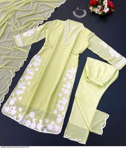 Pakistani beautiful suit 3 Set 💗💚
