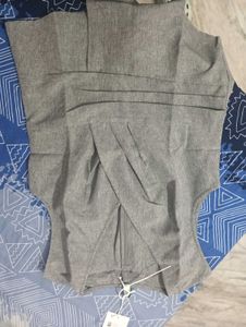 Chic Grey Sleeveless Top