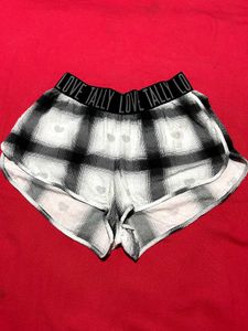 Tally Weijl Checked Cotton Shorts  (Size M)