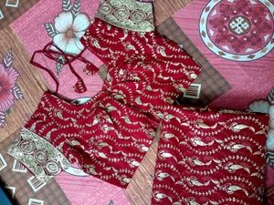 Elegant Maroon &amp; Gold✨ Saree