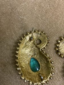 STUNNING GOLDEN EARRINGS