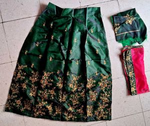 Elegant Green Embroidered Skirt