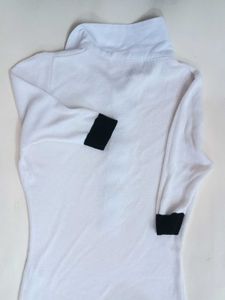 White Tee BODY FITTED TOP