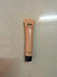 Nykaa Skingenius Sculpting And Dewy Foundation