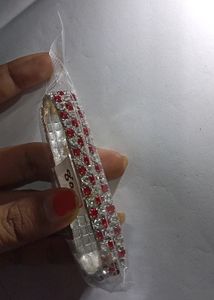 Stone Fitted Bracelet. Silver Color