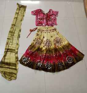 Girls Traditional Lehenga Choli With Dupatta