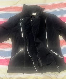 BLACK JACKET