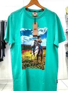 Levi's Graphic Tee