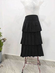 Tiered Pleated Black Midi Skirt