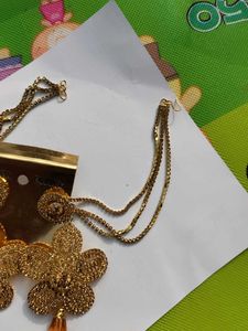 Golden Flower Necklace Set