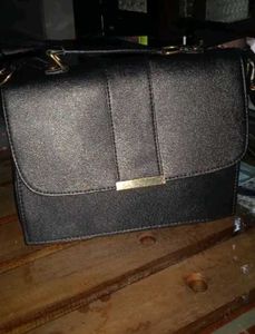 Chic Black Handbag