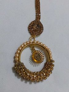 Elegant Maang Tikka