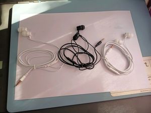 Earphone Pack 3 Bhajwad