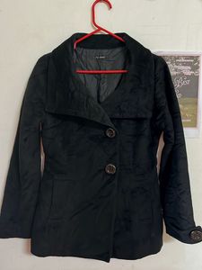 Stylish Black Buttoned Jacket