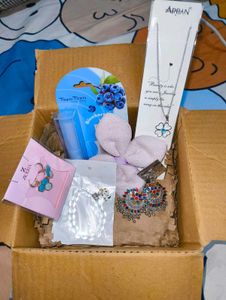 Jewelry &amp; Beauty Hamper✨
