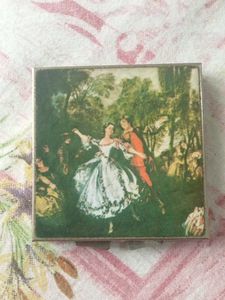 Beautiful Vintage Pill Box
