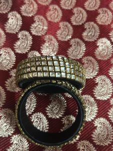 Black kundan kada