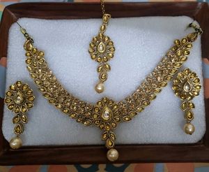 Golden Jewellery Set