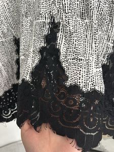 H&amp;M PRINTED-LACE DETAIL TOP