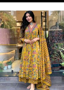 Only Cash Elegant Kurta Set
