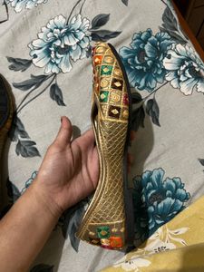 Embroidered Juttis