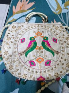 Embroidered Bird Design Round Bag