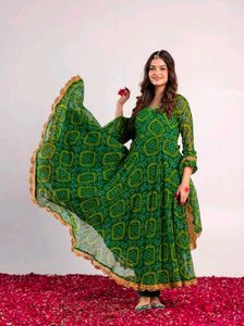 New Stayle Beautiful Women Gown Dress Important Pa
