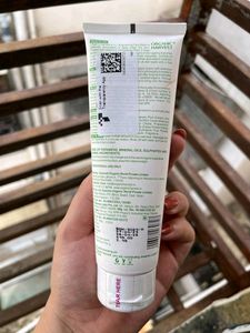 Organic Harvest 6 In 1 Brightening Face Wash