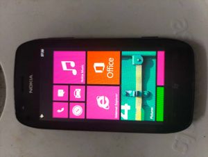 Nokia Lumia 710 8gb 3g Windows Phone With Battery.