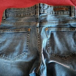 Blue Color Fitted Jeans