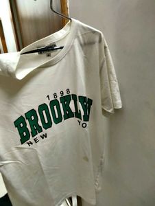 ✨ Brooklyn 1898 Oversized Tee – White | Size M