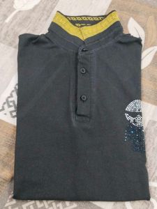 Black T-shirt
