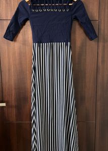 blue dress with infront stripes style