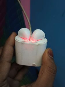 Earbuds Working Hai