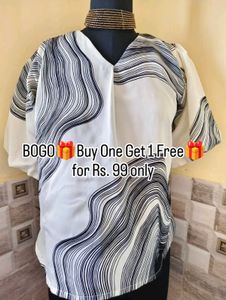 BOGO🎁Buy One Get 1 Free🎁L/XL V-Neck Top
