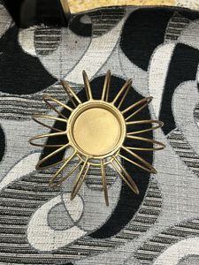 Beautiful Candle Stand (Golden)