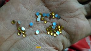 Plastic Stones/Beads