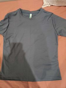 NEWME FITTED GREY TOP