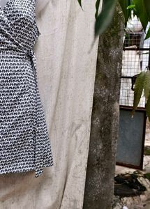1749. Chic Print Wrap Dress