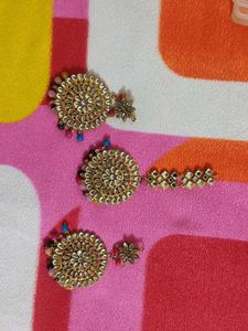 Elegant Kundan Maang Tikka Set